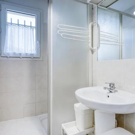 Apartment T2 In Lavandou - With Swimming Pool